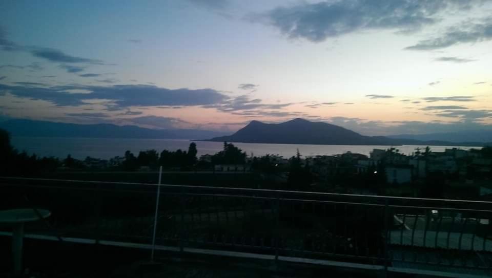 Λεμονιά Ενοικιαζόμενα Δωμάτια Loutra Edipsou  ภายนอก รูปภาพ